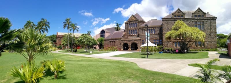 bishop museum entrance panorama