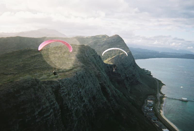 Paragliders around Makapu'u Point